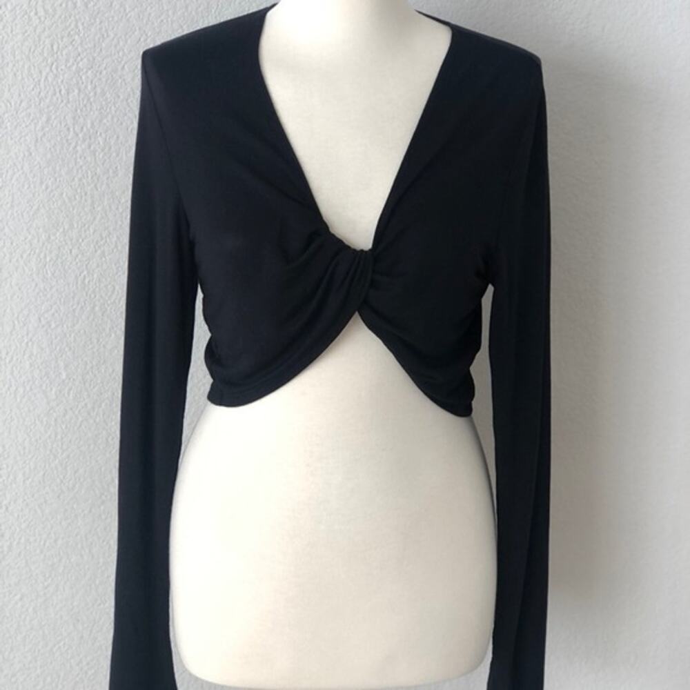 Cabi 3997 Black Long Sleeve Twist Front Crop Top